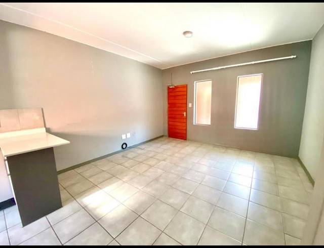 2 BEDROOM APARTMENT FOR SALE IN WITPOORTJIE